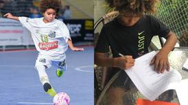 Futbolista de 8 años es el jugador más joven en firmar con Nike 