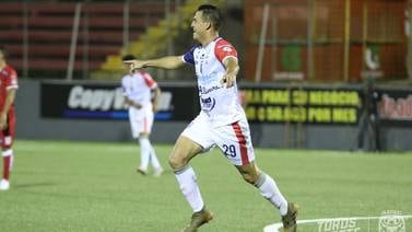 Con cuatro goles de Juan Vicente Solís, San Carlos cortó rabo y orejas en Guápiles