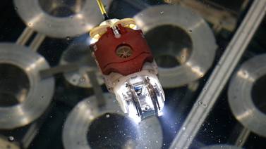 Robot inspecciona el interior de reactor dañado de Fukushima