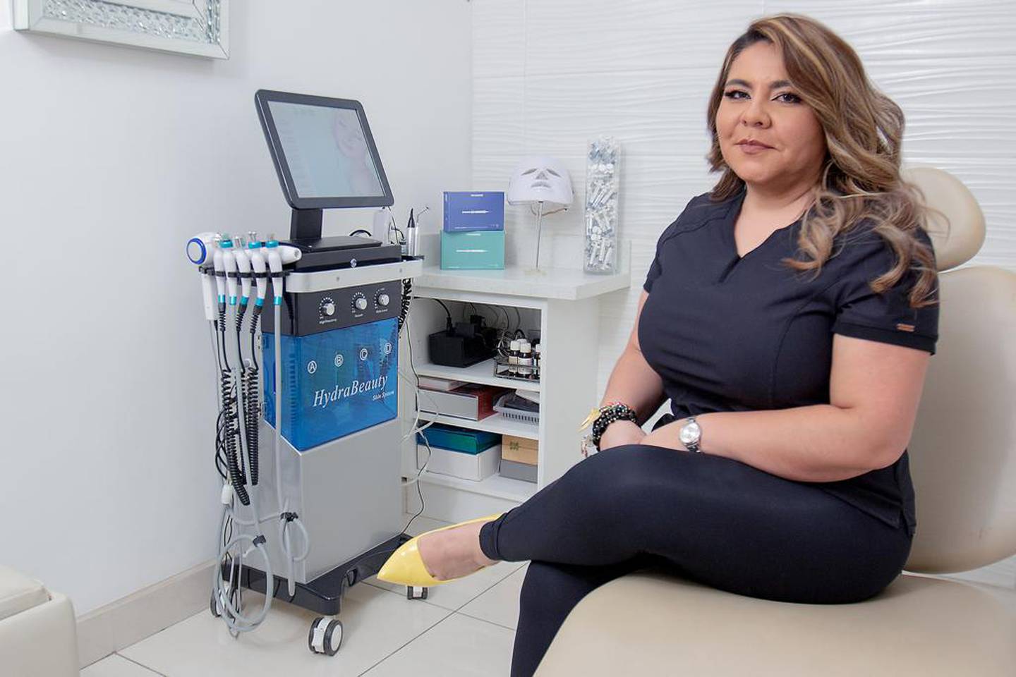 La doctora Karla Aguilar Moya, presidenta de la Asociación Científica Costarricense de Longevidad y Medicina Estética (ACCOLME), denuncia que hay epidemia de odontólogos poniendo Botox.
