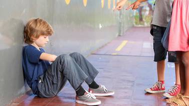Aprenda a identificar los síntomas del bullying para ayudarle a sus hijos 