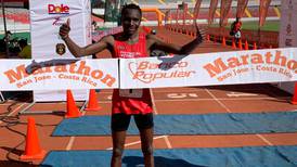 Keniano impone nueva marca en la Maratón San José 