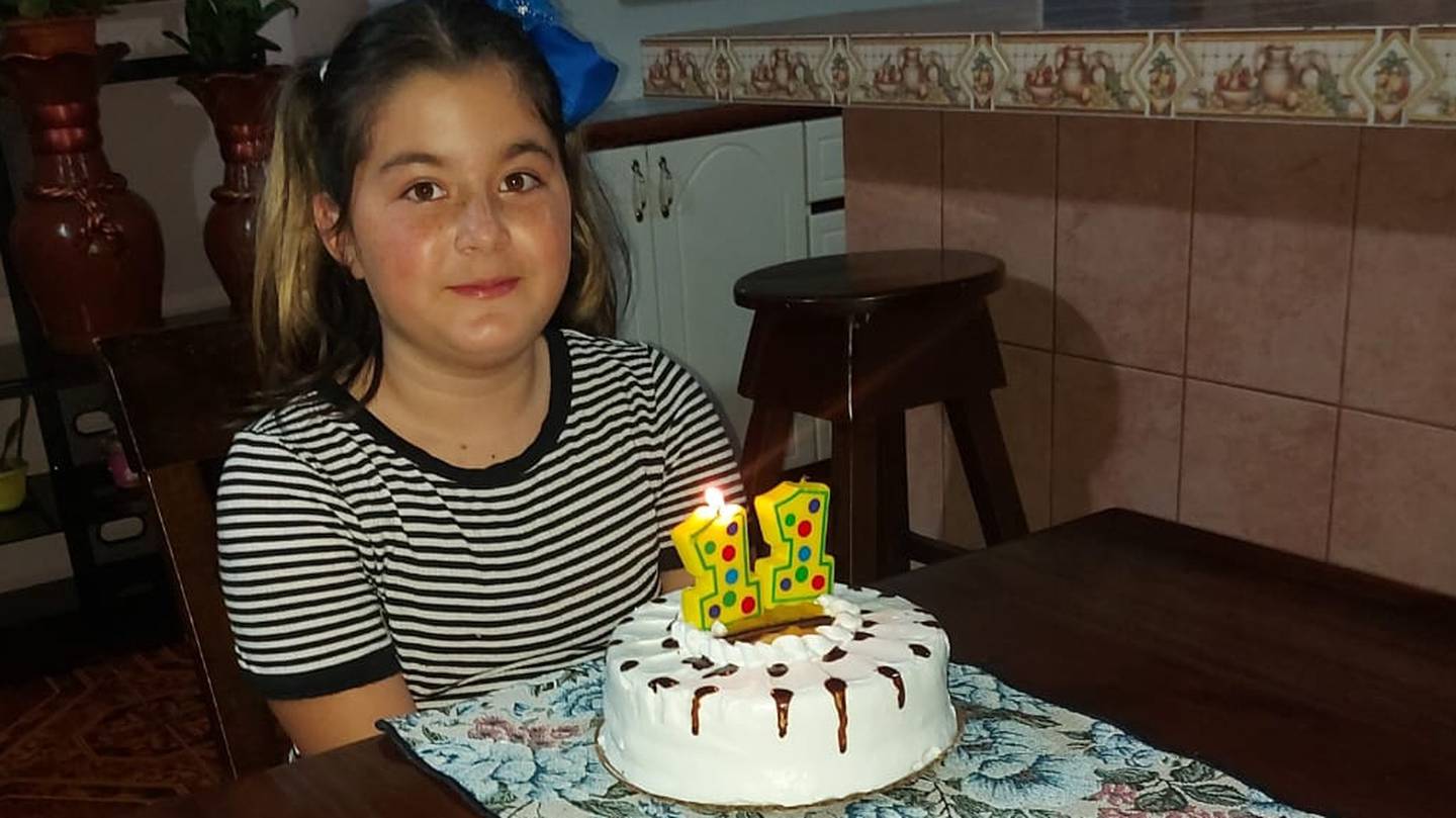 Camila Cubero Rojas celebra este 29 de febrero sus 12 años. En realidad, serán sus 3 añitos porque es la tercera vez que podrá cantar cumpleaños el propio día que nació y a ella le encanta haber nacido “bisiesta”.
