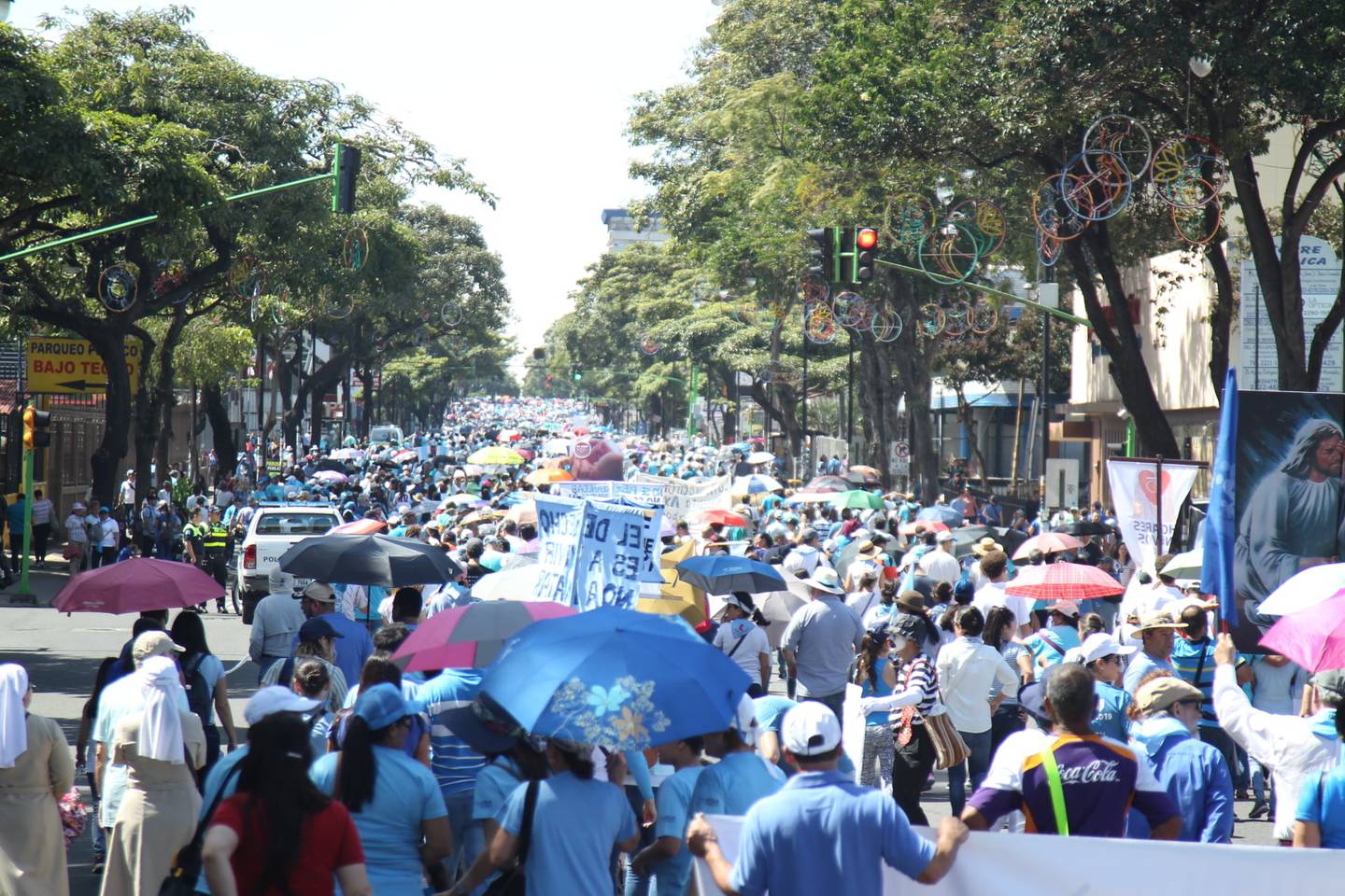 Marcha "A la vida digo sí" organizada por Frente Nacional por la Vida, el grupo Despierta Costa Rica, la iglesia católica y un grupo de iglesias evangélicas del país