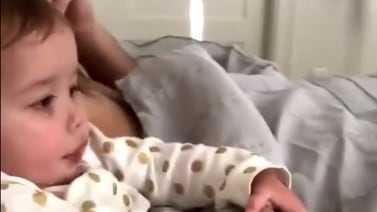 (Video) Bebé protagoniza el ataque de celos más tierno del mundo