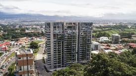 Mélida Solís, dueña de H. Solís, entregó lujosos apartamentos en torre para pagar fianza de $3 millones 