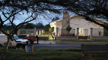 Sacerdote hará ritual para restaurar pureza de iglesia donde asesinaron a hombre en Guápiles
