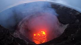 (Video) Captan supuesto ovni sobre el volcán Kilauea