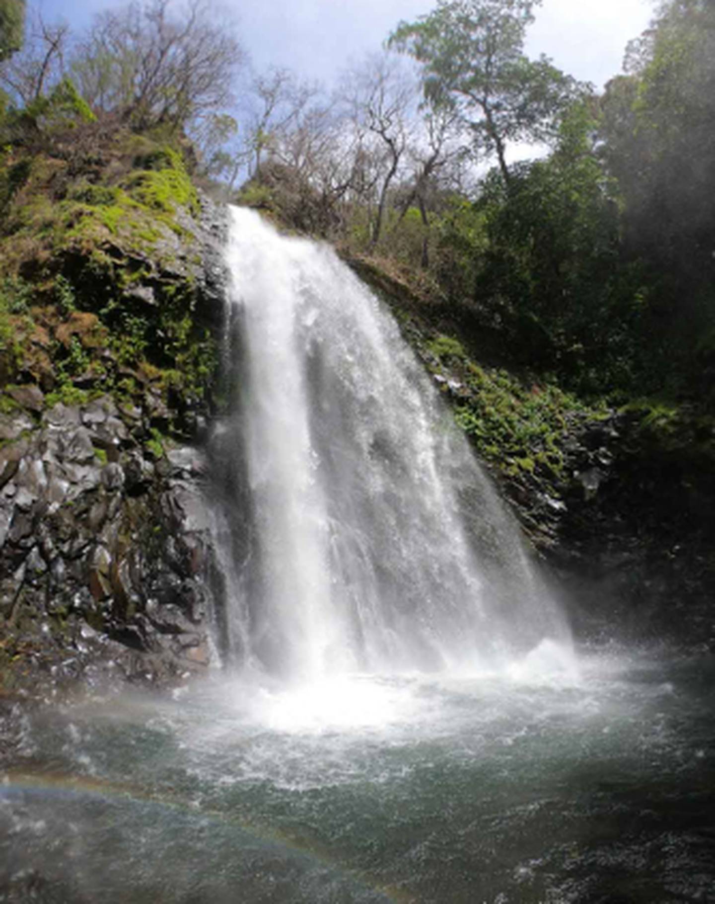 La catarata Ángel Gabriel es uno de los lugares imperdibles para visitar en San Ramón. Foto tomada de Qué buen lugar.