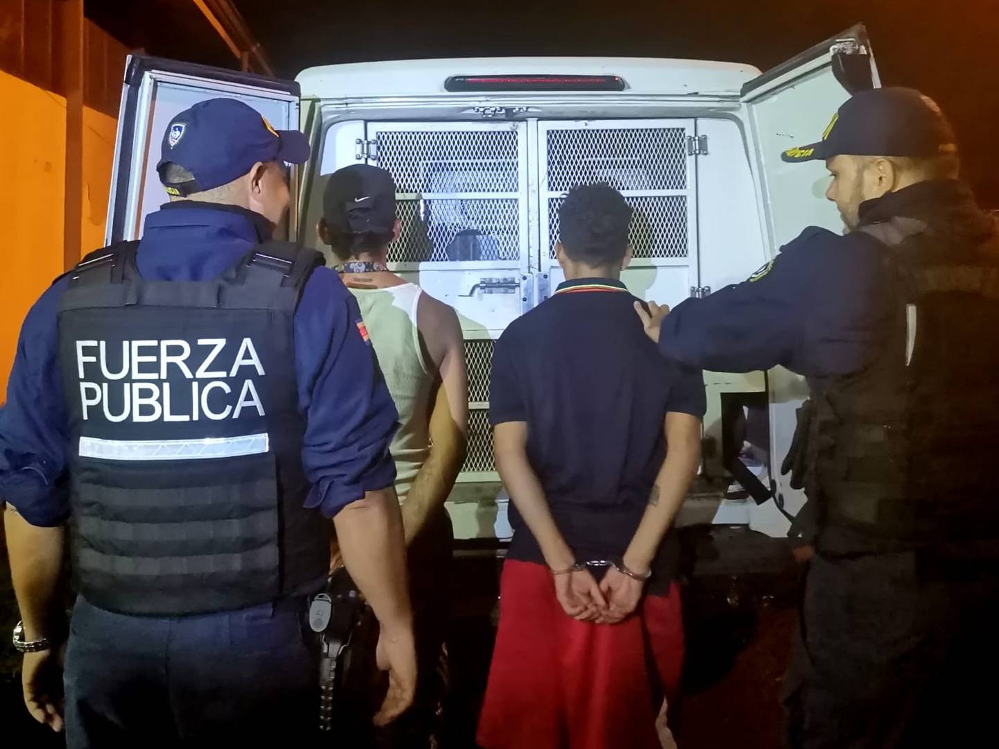 Los sospechosos fueron detenidos en el precario Caro Quintero, en Alajuela. Foto MSP.