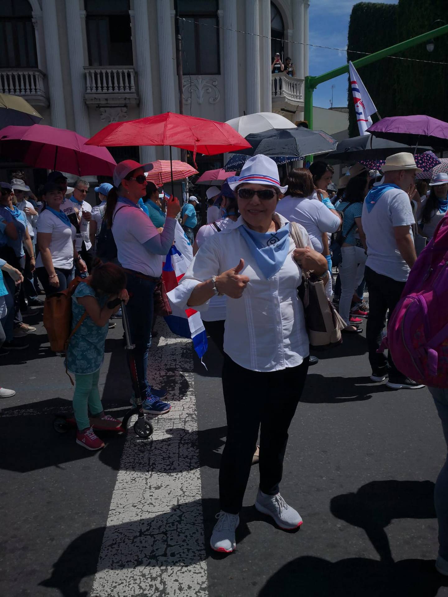 Sheila Rosales Ortega, una licenciada en sicología, tiene 68 años y se sentó con nosotros para hablar de “los desaciertos en la juventud”, el libro que escribió el año pasado en el cual cuenta su historia de vida que está marcada por cuatro abortos totalmente decididos por ella