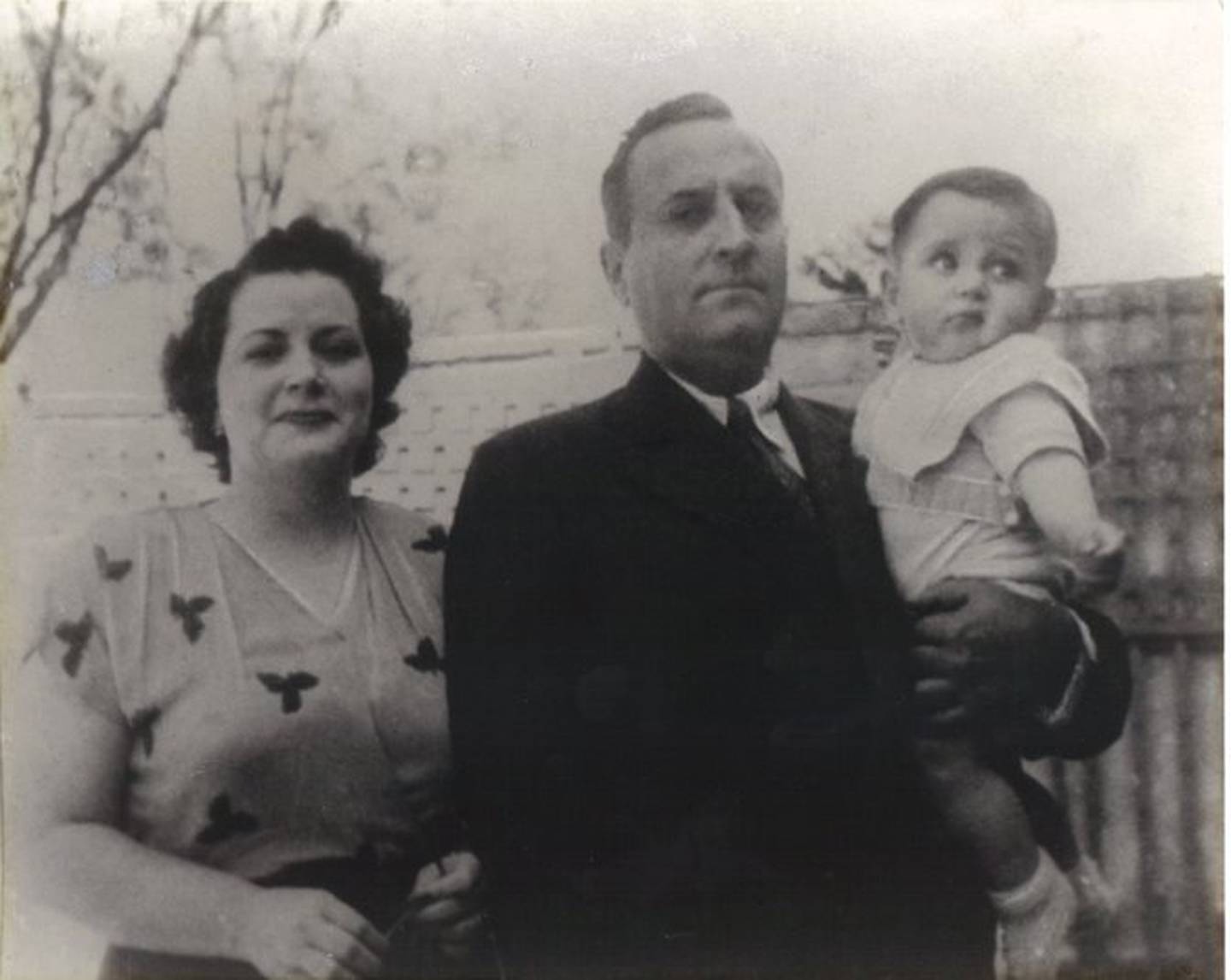 Rafael Ángel Calderón Guardia se casó con María del Rosario Fournier Mora, con quien tuvo tres hijos: Rafael Ángel, Alejandra y María del Rosario. Fue presidente de Costa Rica entre 1940 y 1944