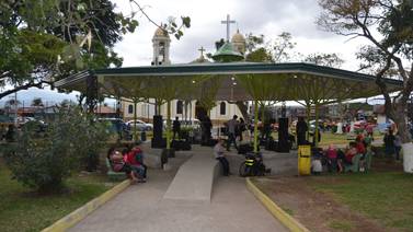 Kiosco del parque de Alajuelita se llama Paseo del Chinchiví