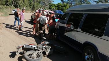 Un adolescente de 12 años murió y otro de 15 años está grave por accidente de moto en Paquera