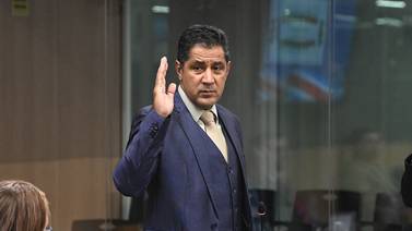 Nogui Acosta, ministro de Hacienda, está metido en una nueva bronca