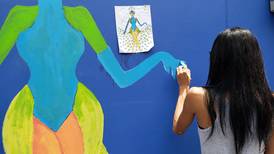Mural en Chepe crea conciencia sobre la violencia contra las mujeres transexuales