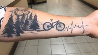Amiga de la ciclista Lucía Mata se hizo un tatuaje para recordarla
