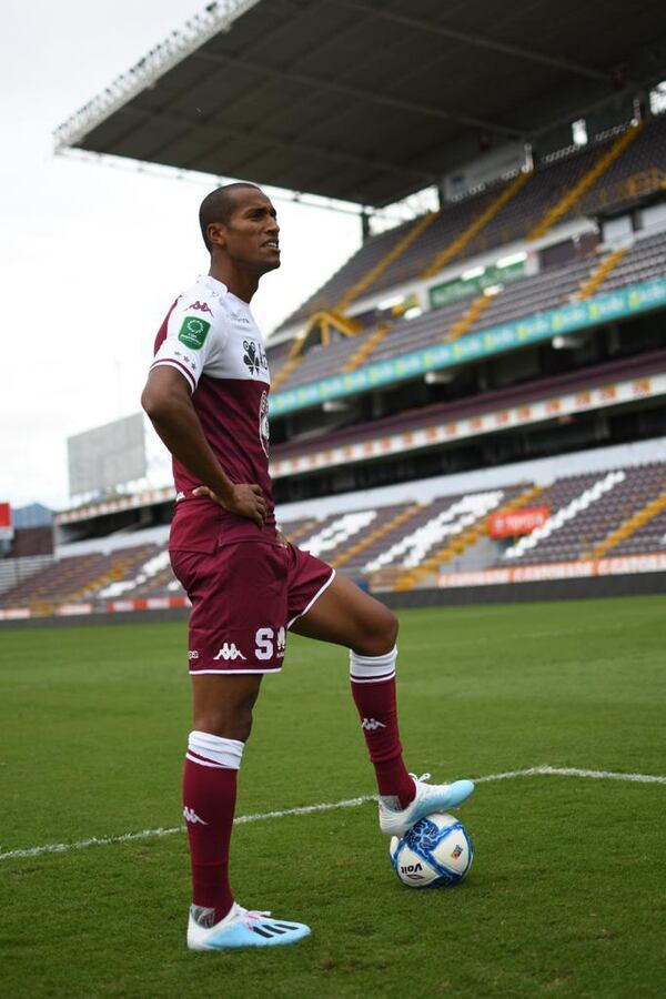 Saprissa sacó a Roy Miller de la segunda división estadounidense ...