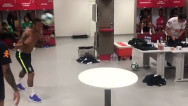 (Video) ¡Puros cracks! Vea a Neymar, Alves, Marcelo y Thiago jugando "fútbol mesa"