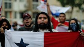 Panamá da un pasito para resolver crisis que la golpea