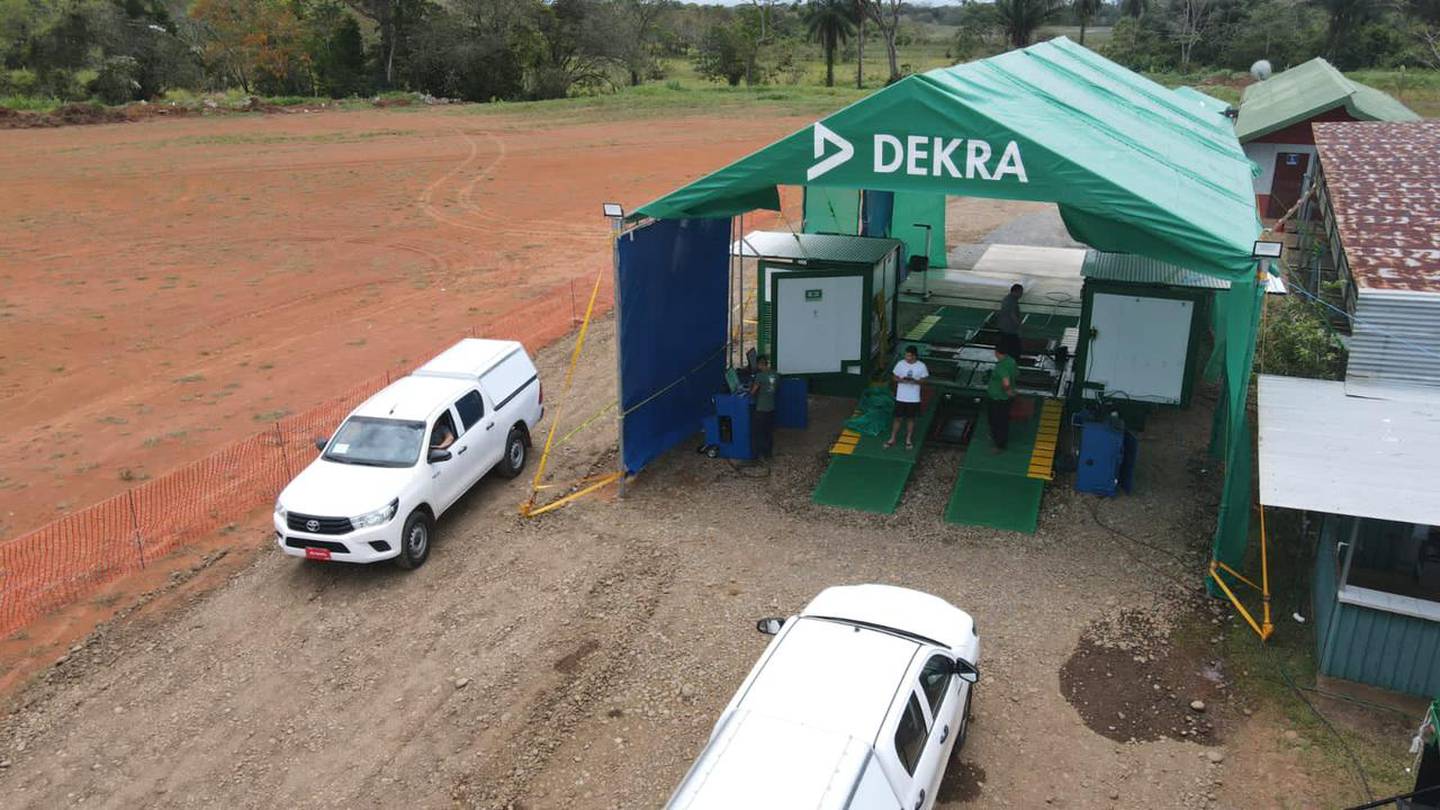 Dekra montó una estación móvil en Los Chiles, para usuarios de la Inspección técnica vehicular.