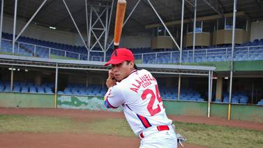 Del Amazonas al Escarré: venezolano la pulsea en liga sub-23 de béisbol tico