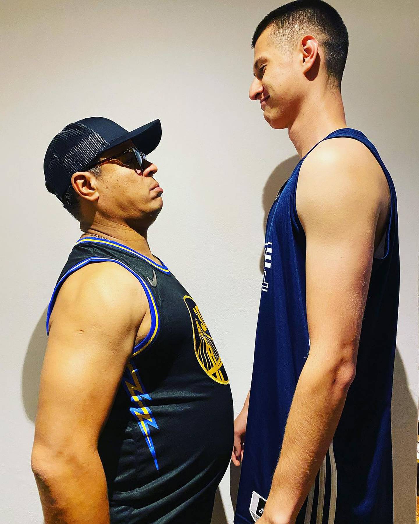 El locutor Jair Cruz y su yerno Esteban Gutiérrez se pusieron un reto de ver quién baja o sube más peso en un mes. Instagram