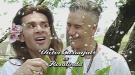 (Video) Víctor Carvajal se vistió de Thalía para hacer parodia de Rosalinda con Fernando Carrillo 