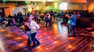 Salones de baile sí permanecerán abiertos a pesar del coronavirus