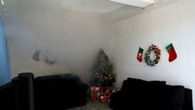 Árbol de Navidad casi provoca tragedia en una casa en Heredia