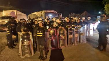 (Video) Policías detuvieron a nueve personas durante el levantamiento de los bloqueos