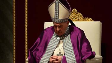Papa Francisco lamenta que el mundo esté en guerra