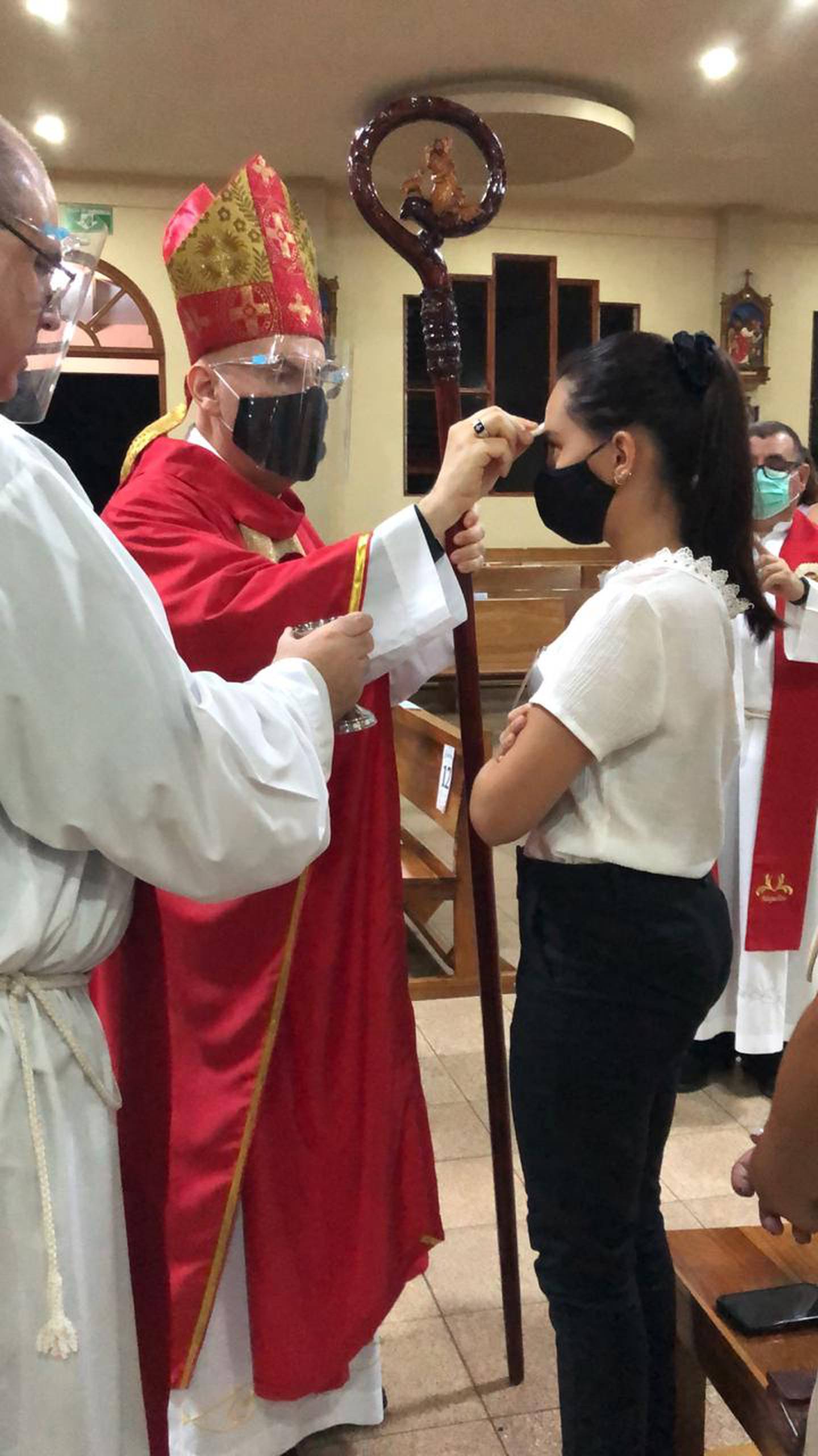 María Jimena Chavarría Mena, quien tiene 15 años y vive en Aguas Zarcas de San Carlos, el viernes 4 de setiembre recibió el sacramento de la confirmación en la parroquia San Carlos Borromeo de Ciudad Quesada.