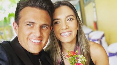 Humorista Roque Ramírez se casó con hermosa joven palmareña