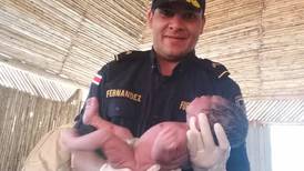 Policía superó el miedo y ayudó a mujer indígena a que diera a luz en Turrialba