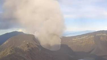 (Video) Así fue la actividad del volcán Turrialba durante este jueves