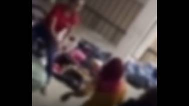 Video: Así fue la brutal golpiza con tubos a trabajadoras acusadas falsamente de ladronas