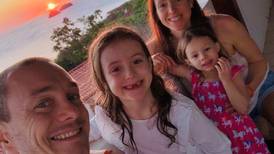 Familia inglesa vive cuarentena soñada en Costa Rica