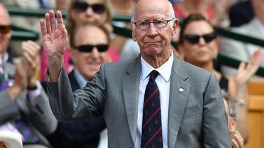 Estrellas e instituciones del fútbol mundial lamentan muerte de Sir Bobby Charlton