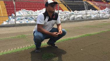 Empresario que instaló gramilla del Morera Soto y Estadio Azteca tiene suspendida su empresa de construcción de casas