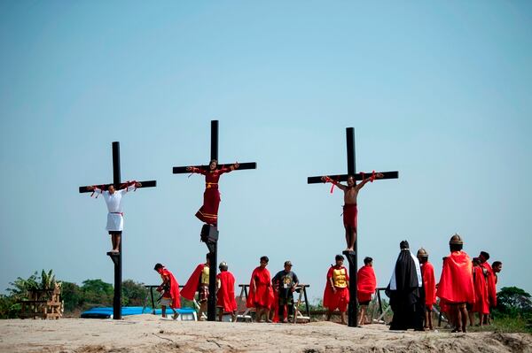Aquella escena parecÃ­a la que viviÃ³ JesÃºs el dÃ­a de su crucifixiÃ³n. Foto: AFP