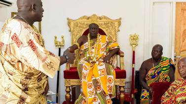 Rey africano invoca espíritus de los ancestros para combatir el coronavirus