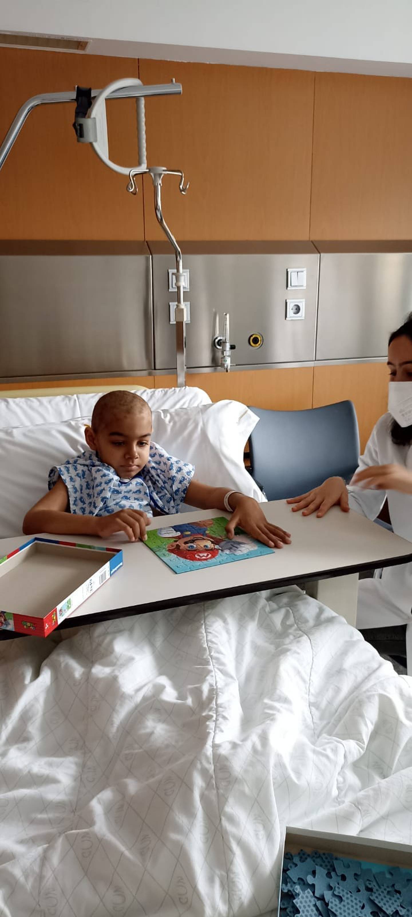 Luis Gabriel Ávila González, a quien de cariño se le conoce como Gabrielito, es un niño de 7 años que fue trasplantado de médula ósea en un hospital de Pamplona, España el 16 de enero del 2024.