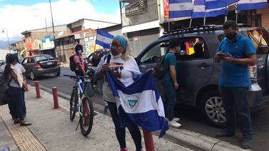 Nicaragüenses protestan contra empresario de buses por declaraciones en la radio