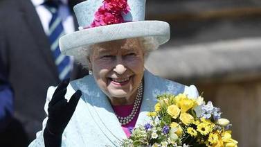 Reino Unido “profundamente preocupado” por la salud de Isabel II
