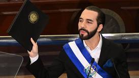 Bukele, el “dictador cool”, buscará la reelección como presidente de El Salvador este domingo