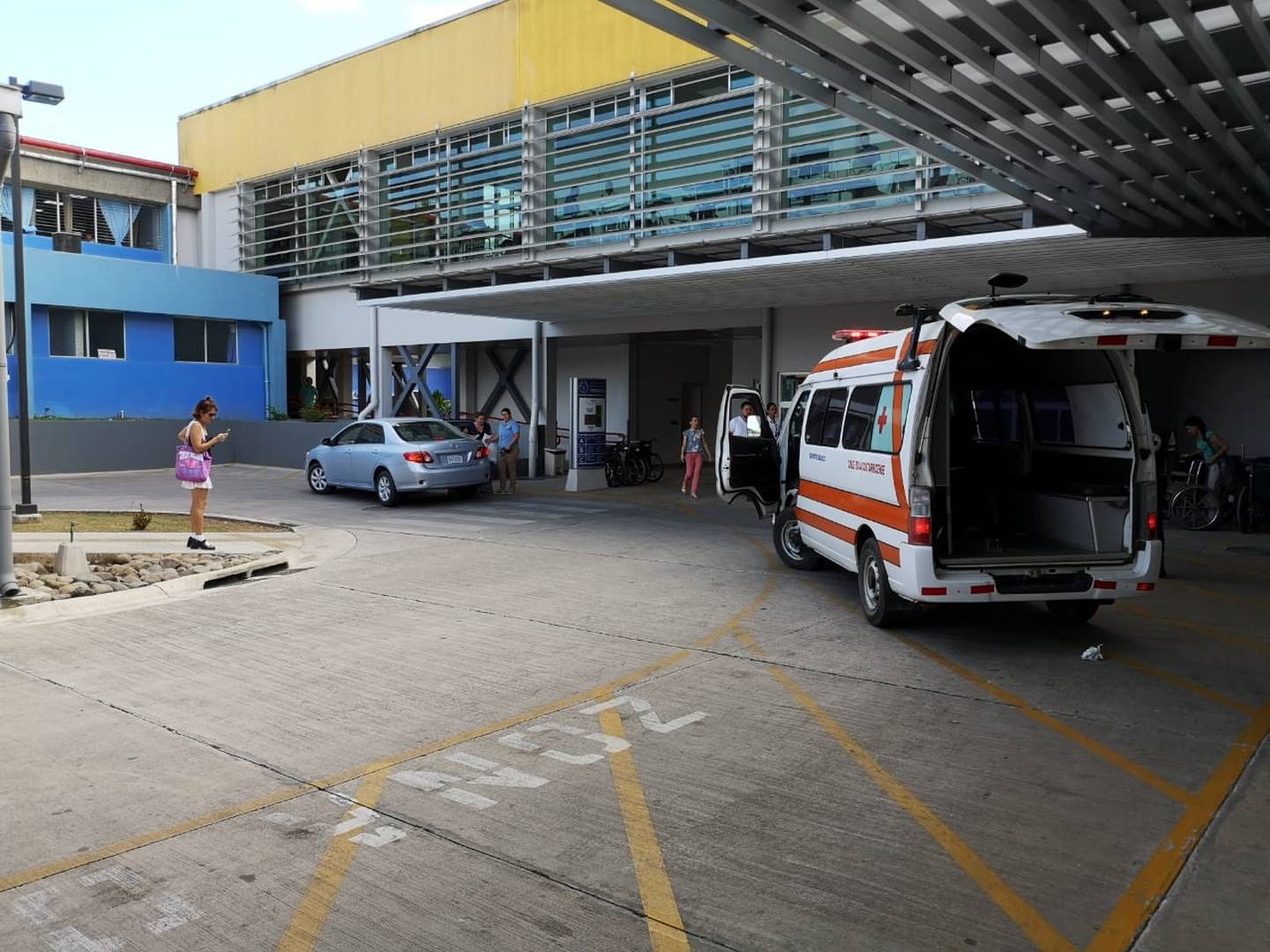 Cerdas Mora permanece internado en el hospital Escalante Pradilla. Foto Mario Cordero.