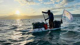 Ambientalista tico remará 200 kilómetros para que cuidemos la salud del mar