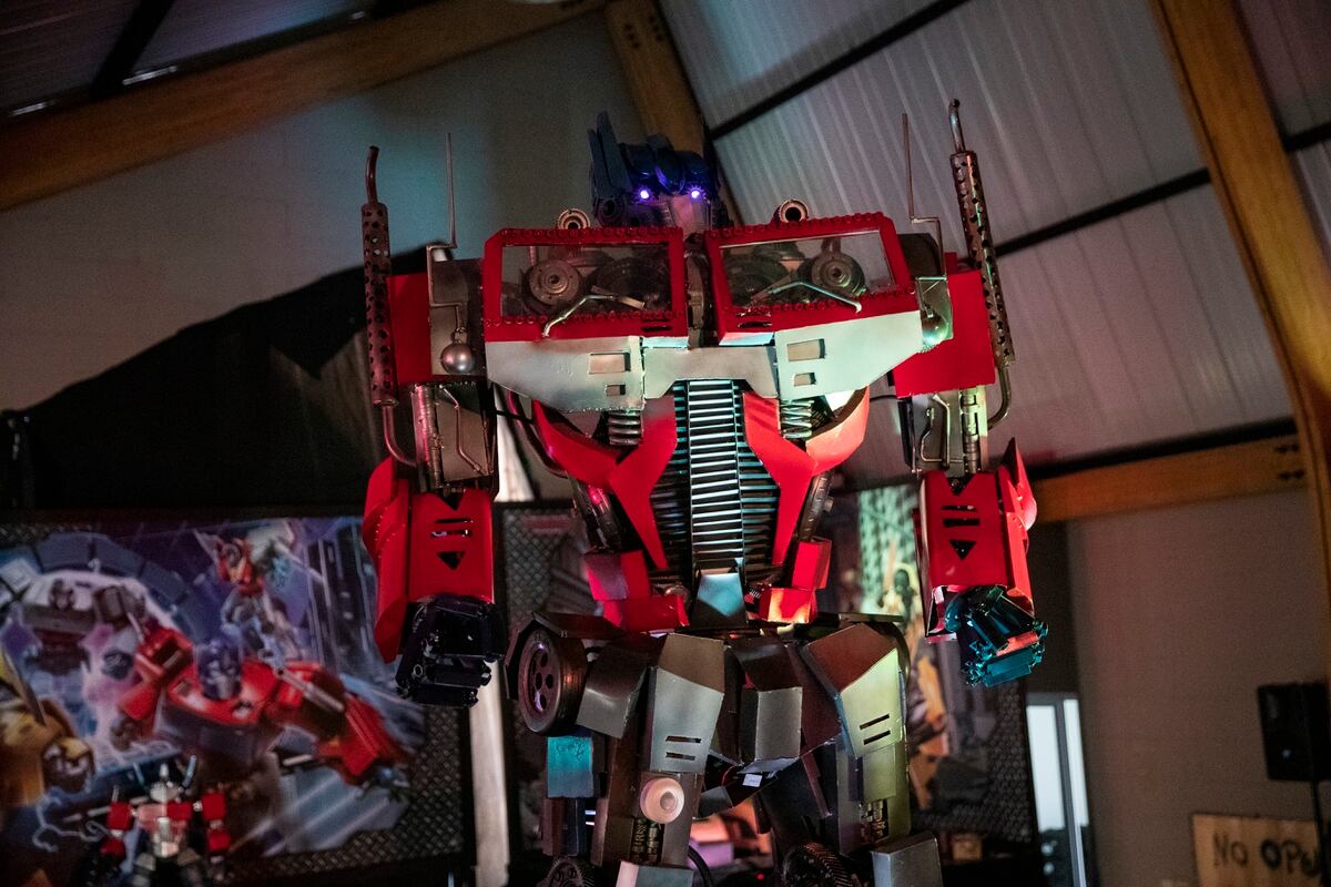 Optimus Prime y sus amigos se van del Museo de los Niños ...