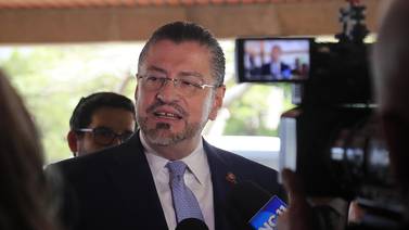 Ministro de comunicación reveló “cariñito” que recibió el presidente Rodrigo Chaves con plata del BCIE